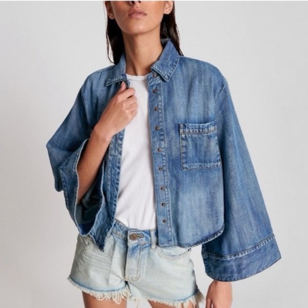 One Teaspoon cropped denim jacket with flared sleeves. 
Size medium #19